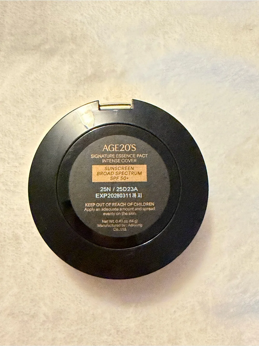 Age 20s signature essence pact intense cover